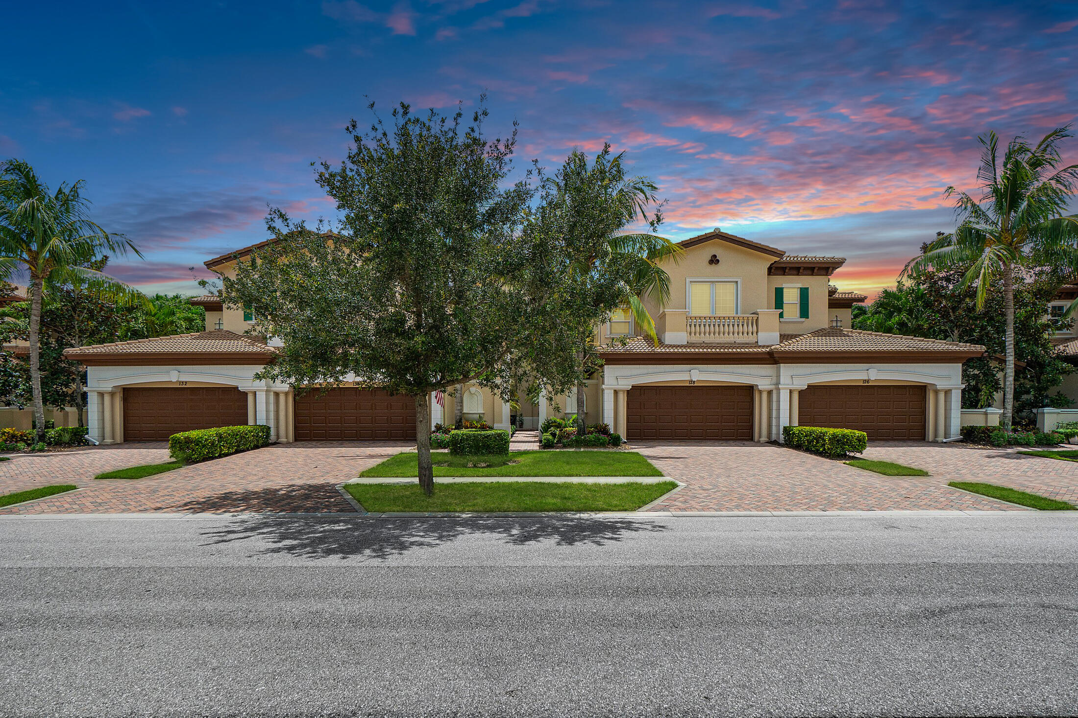 274 Tresana Boulevard 132
