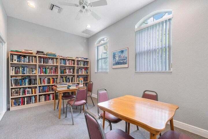 5505 Grande Palm Circle