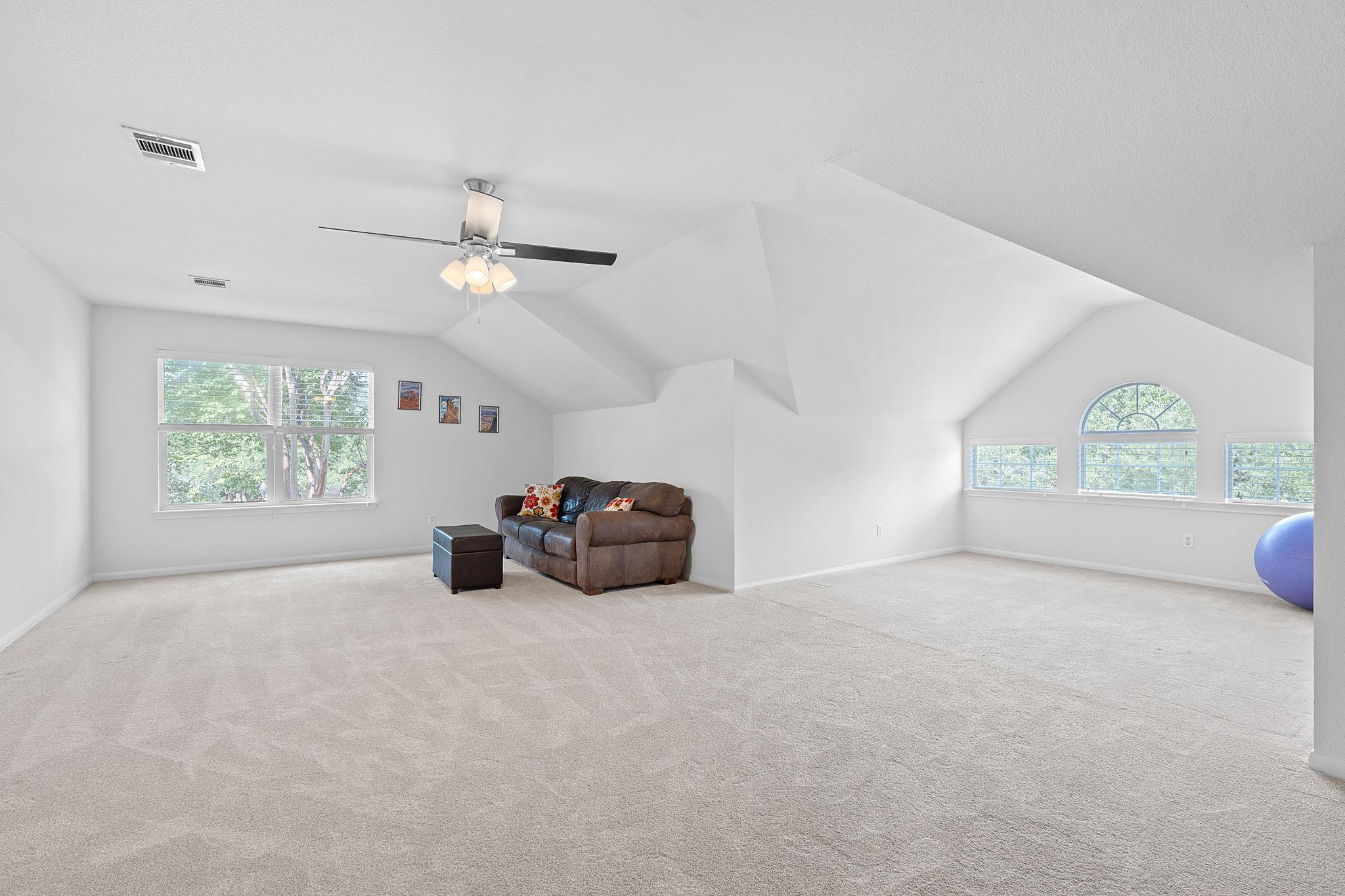 5633 Republic Of Texas BLVD