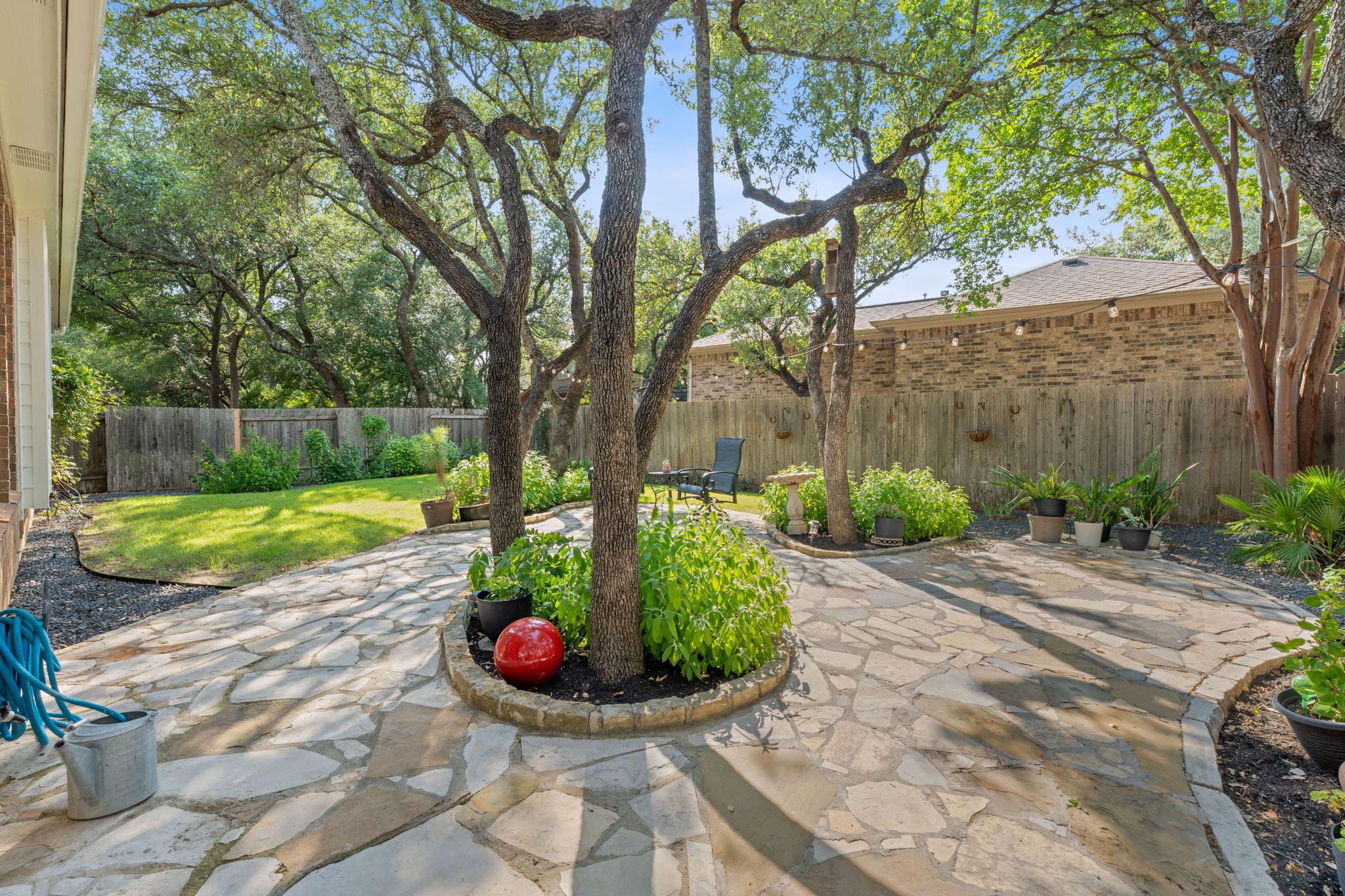 5633 Republic Of Texas BLVD