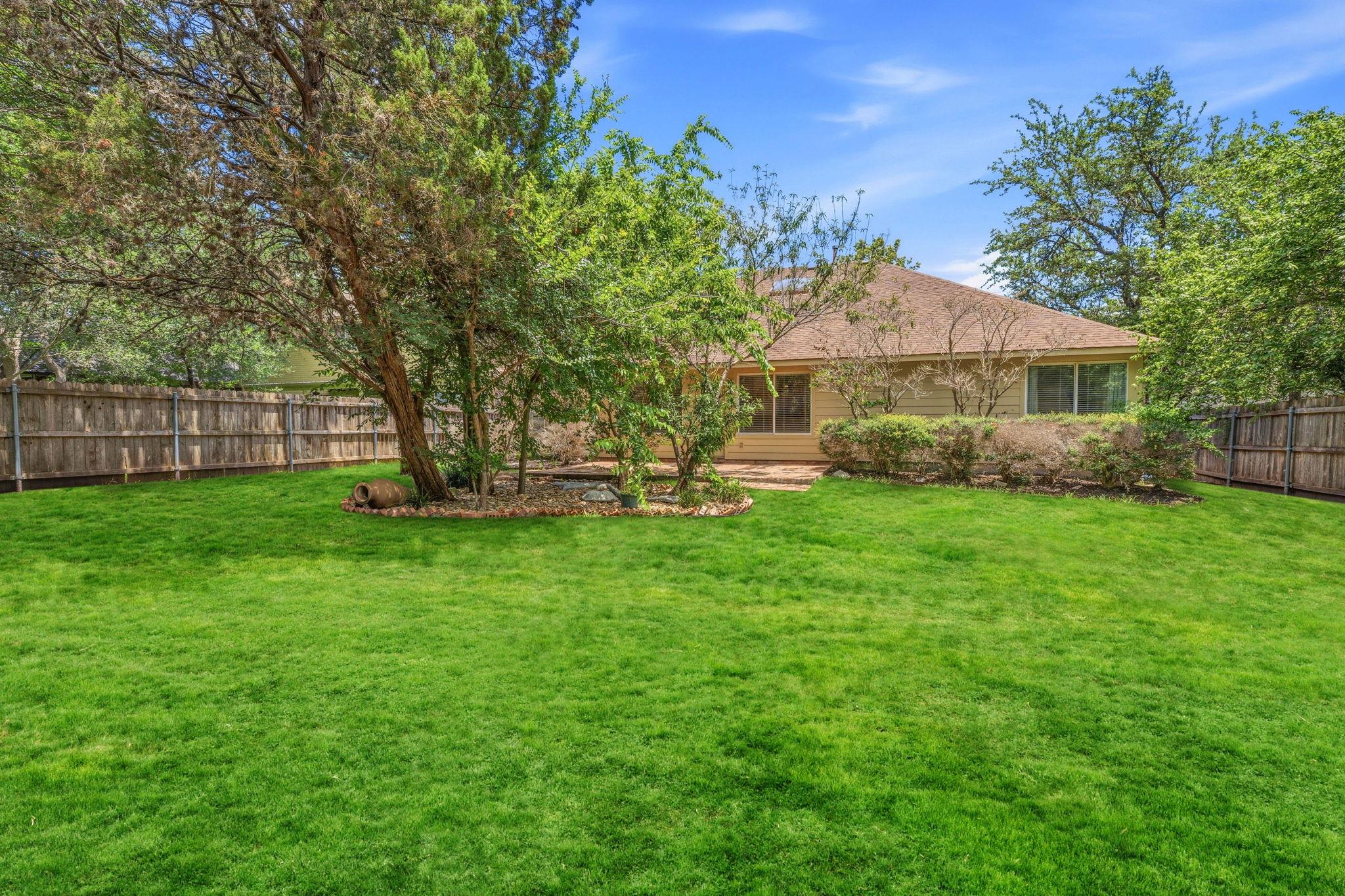 5021 McDade DR