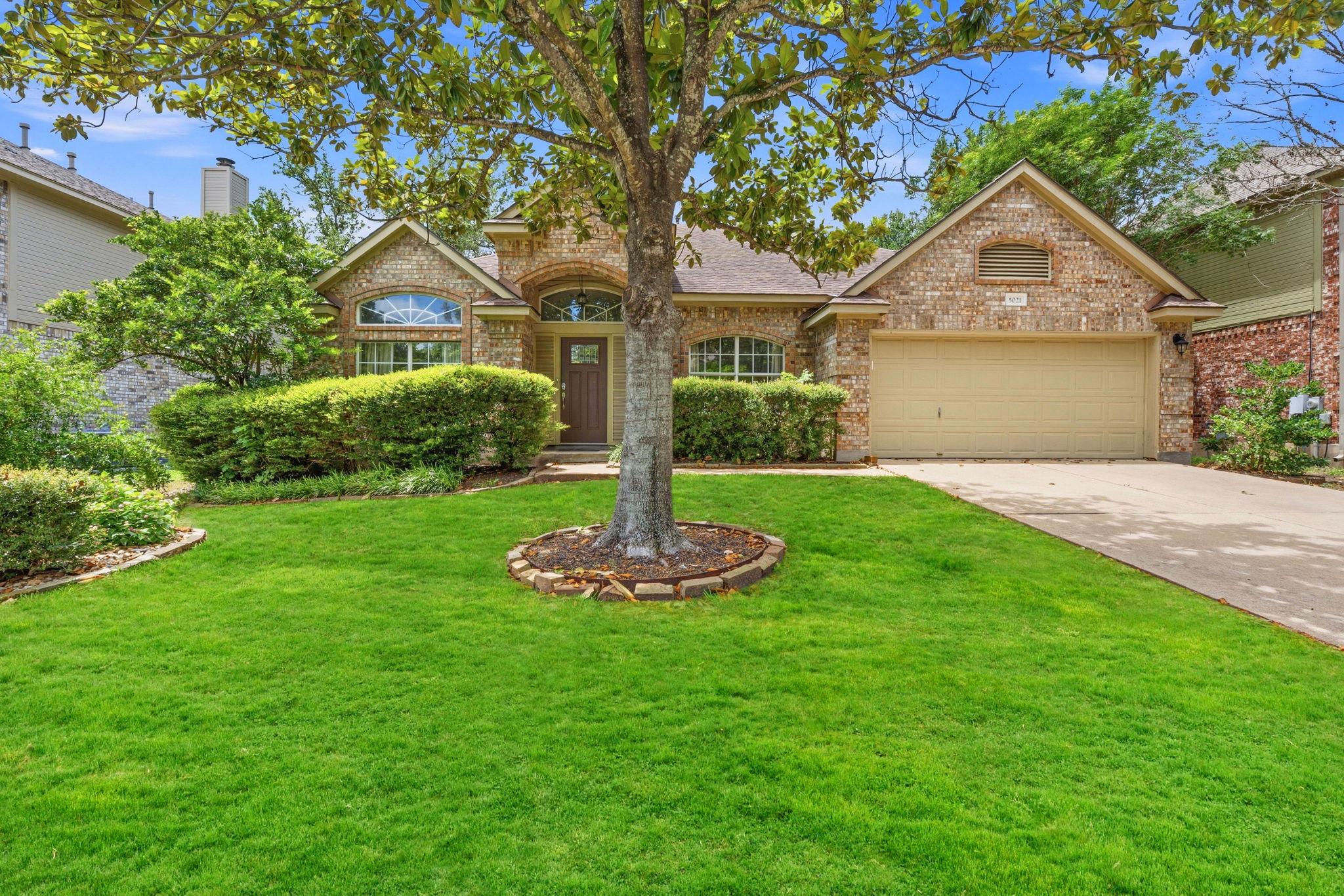 5021 McDade DR