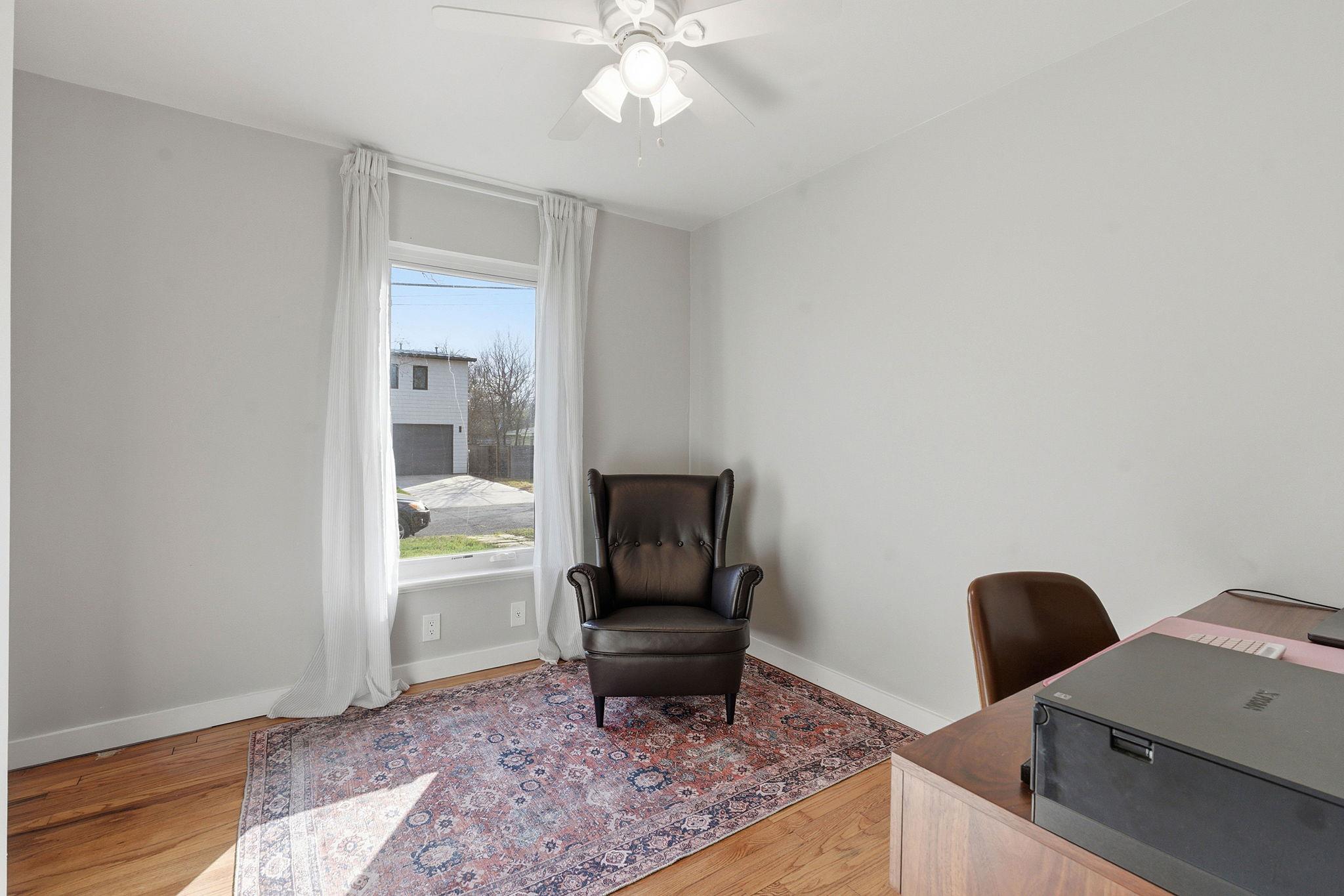 912 E 55th 1/2 ST