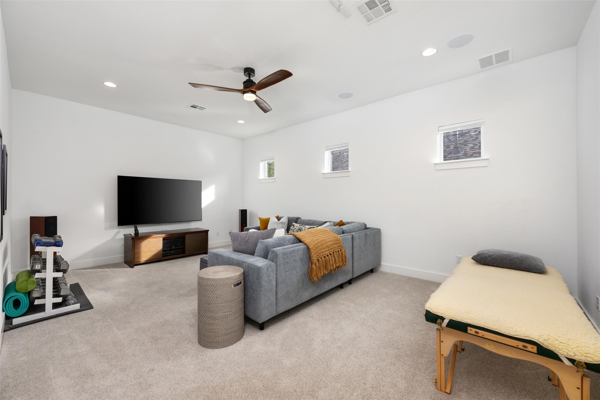 438 Pear Tree LN