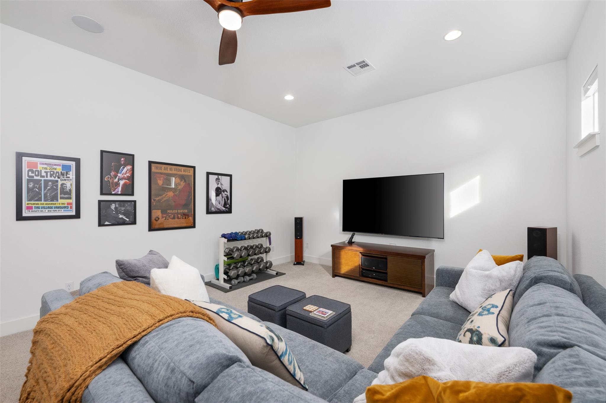 438 Pear Tree LN