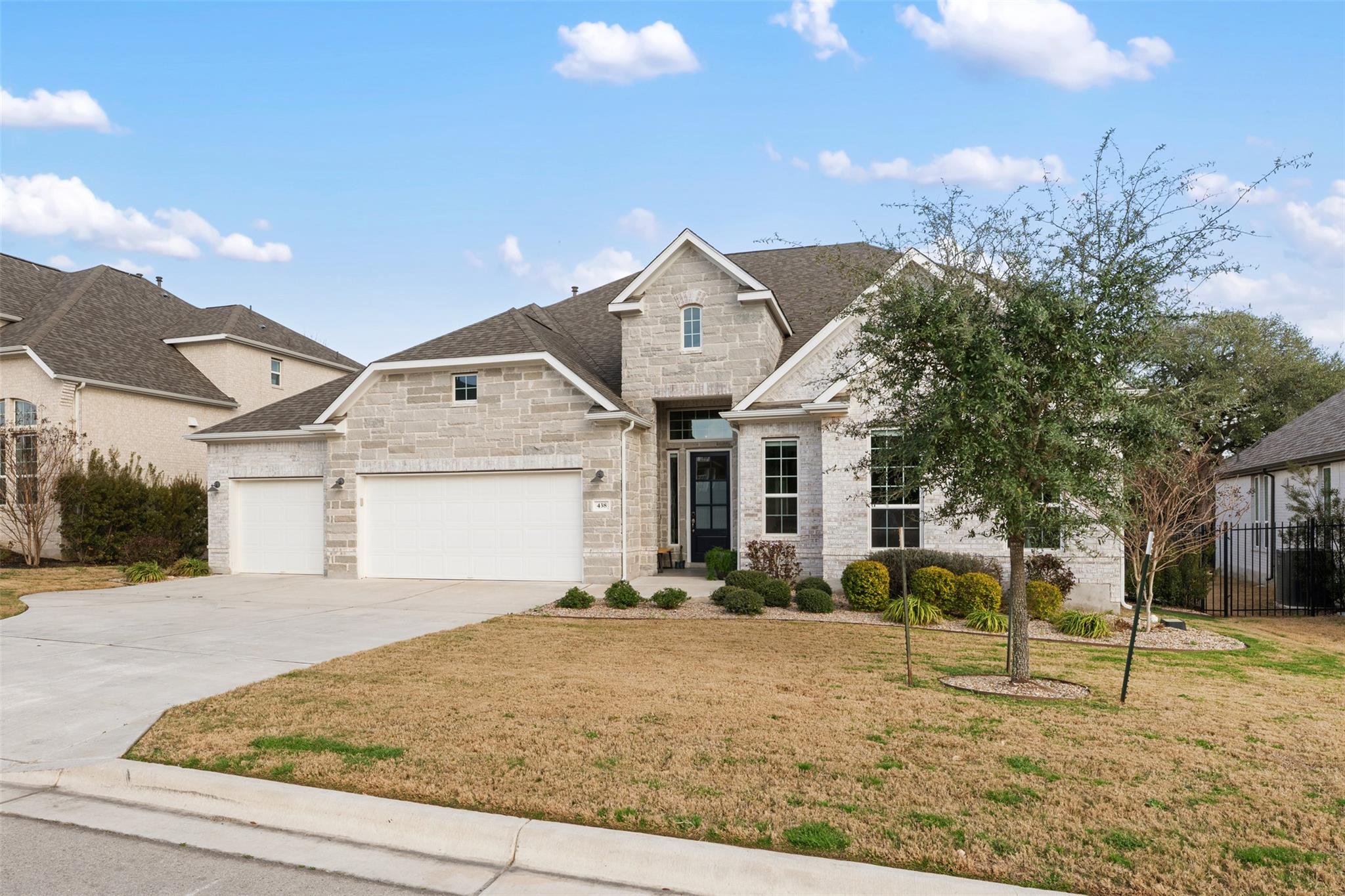 438 Pear Tree LN