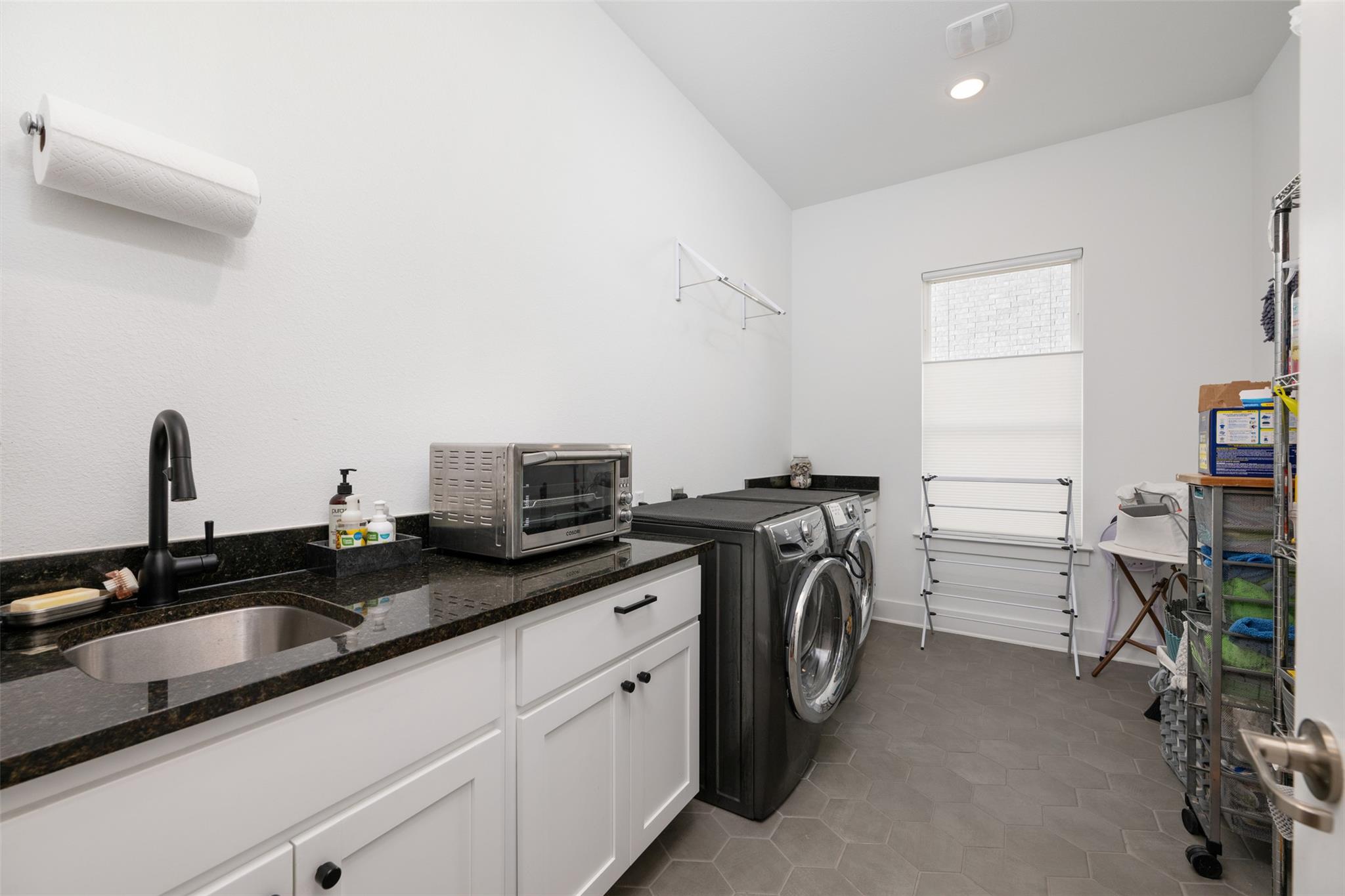 438 Pear Tree LN