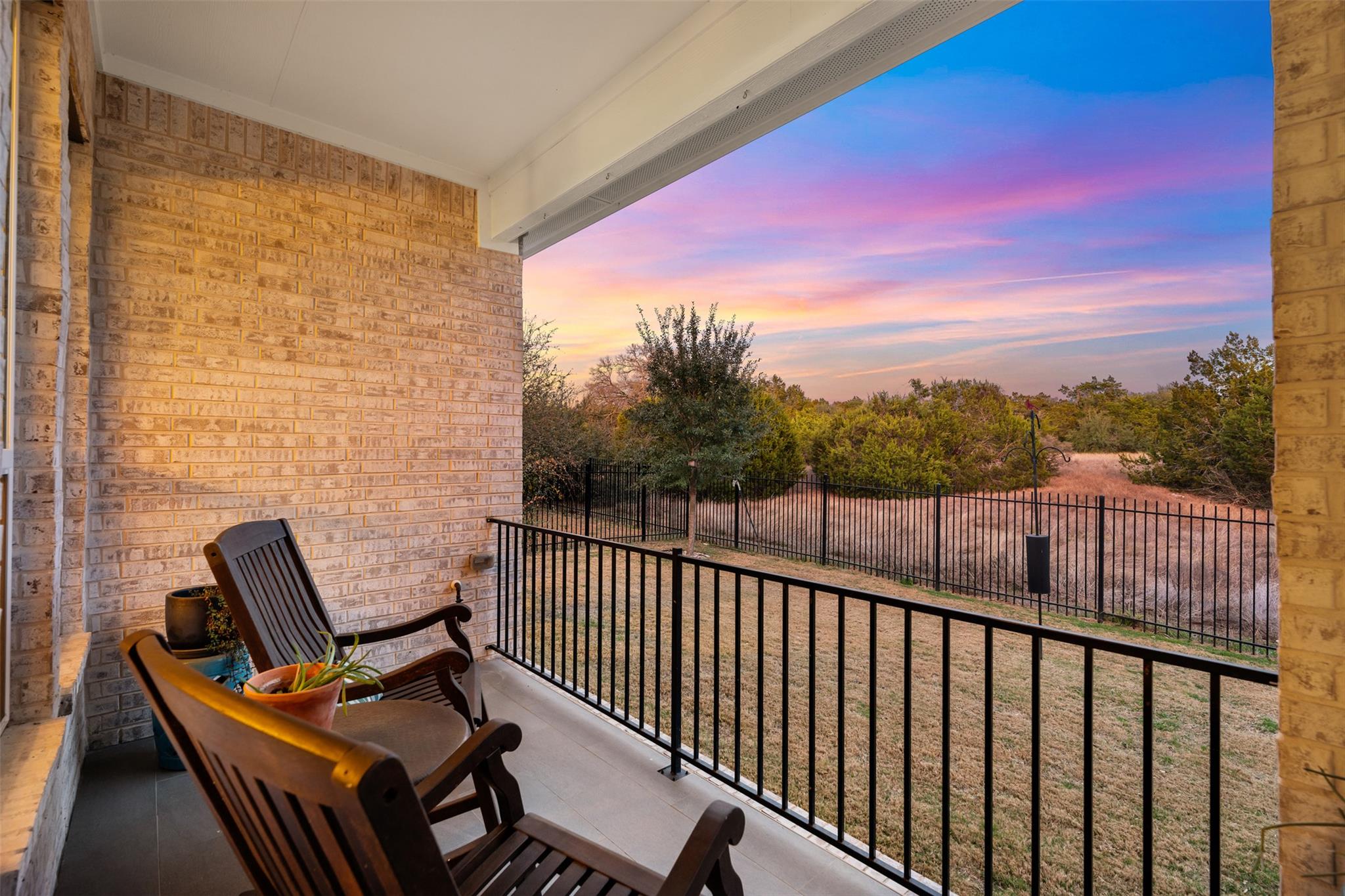 438 Pear Tree LN