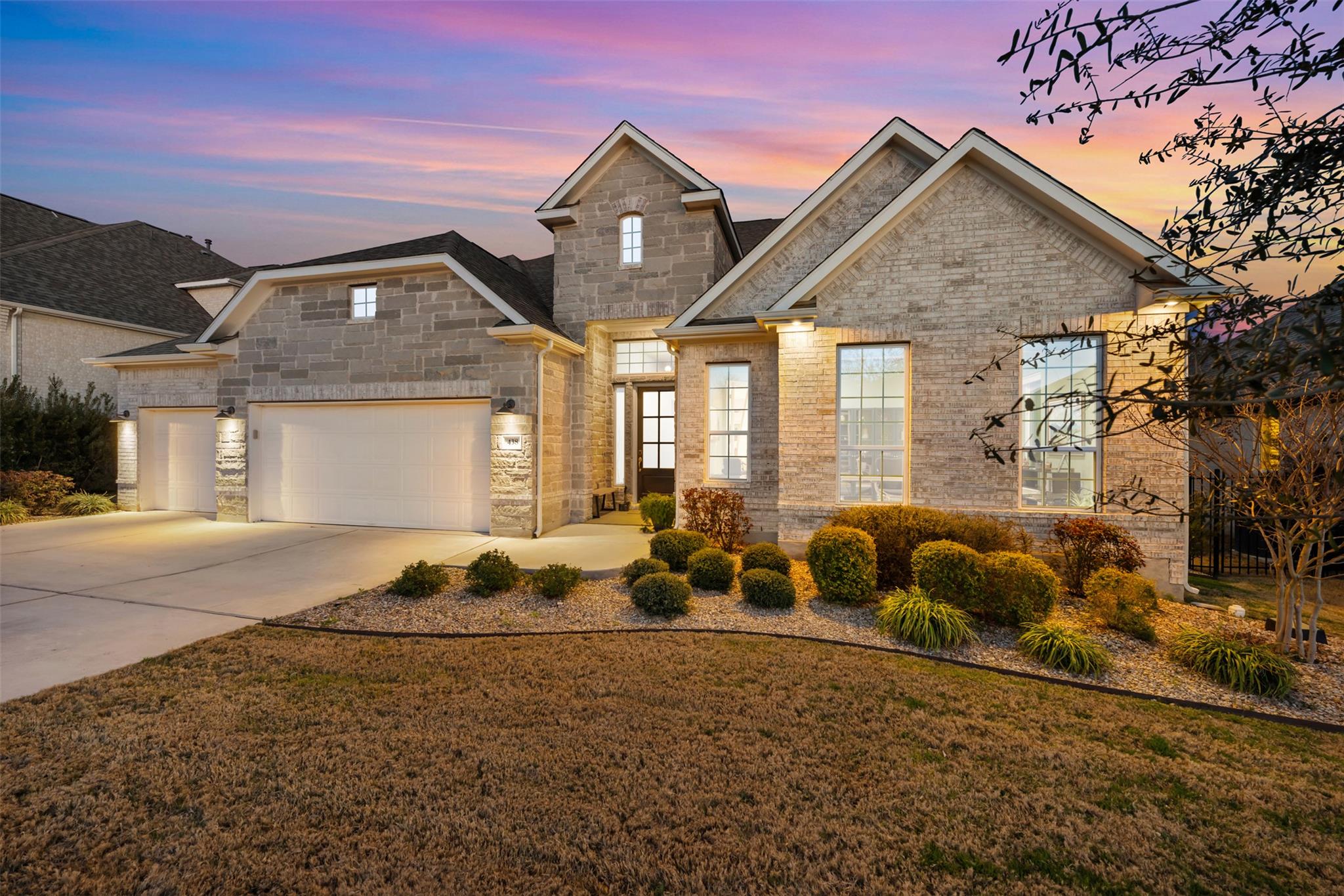 438 Pear Tree LN