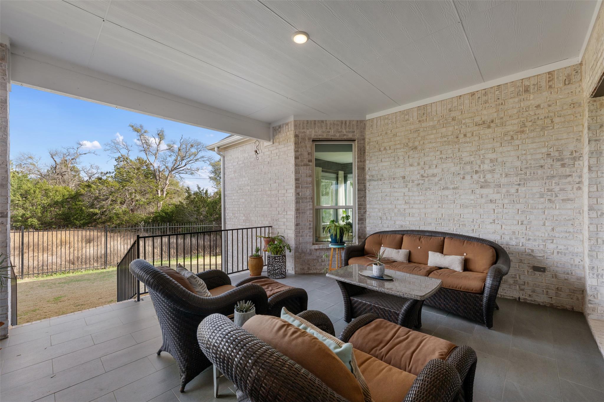 438 Pear Tree LN