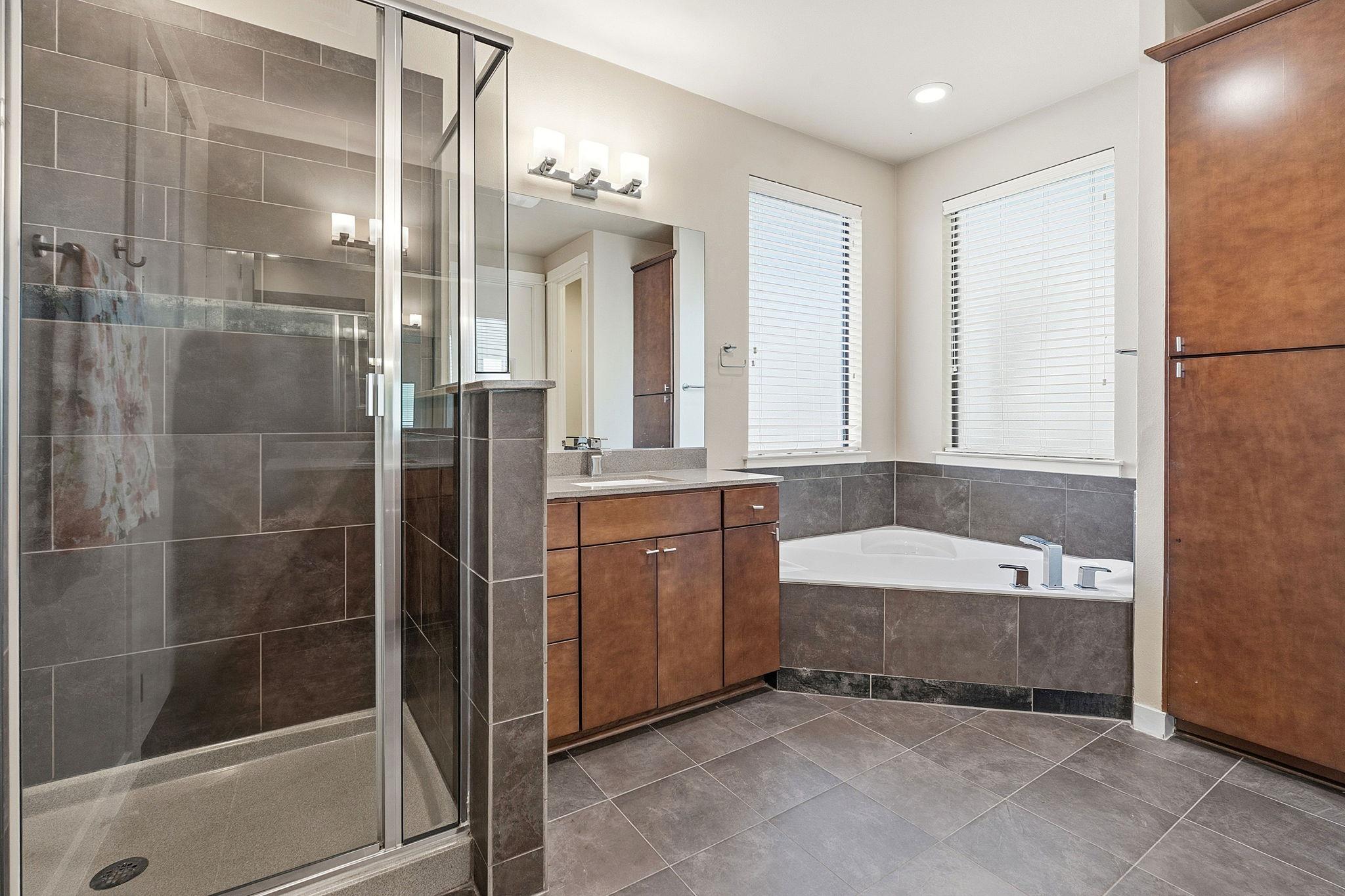 2911 Corbin LN