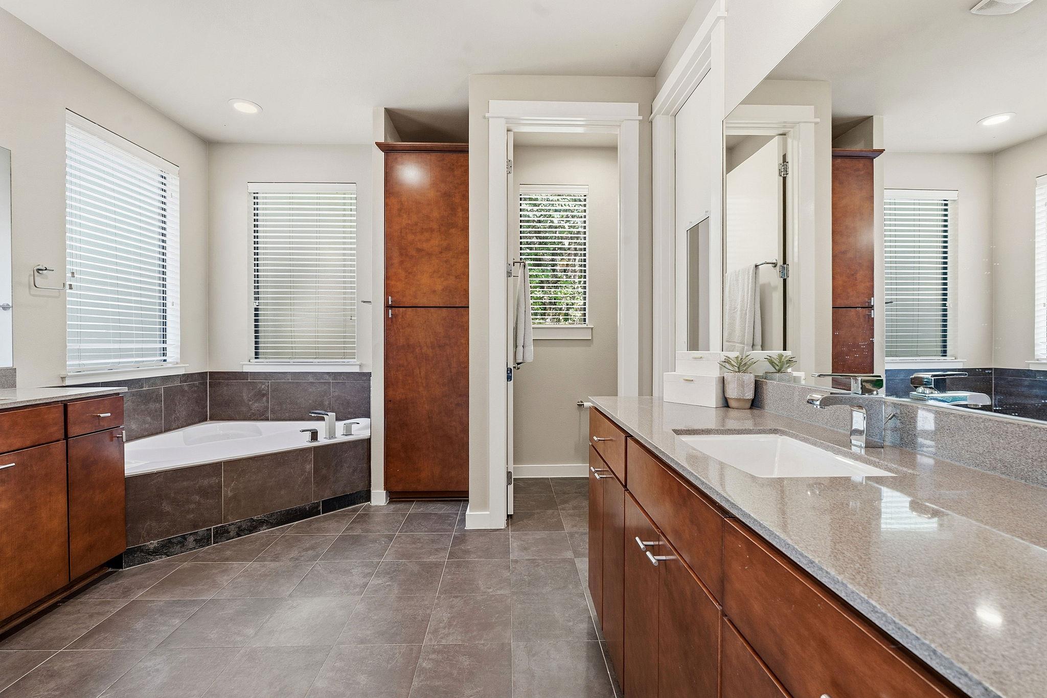 2911 Corbin LN