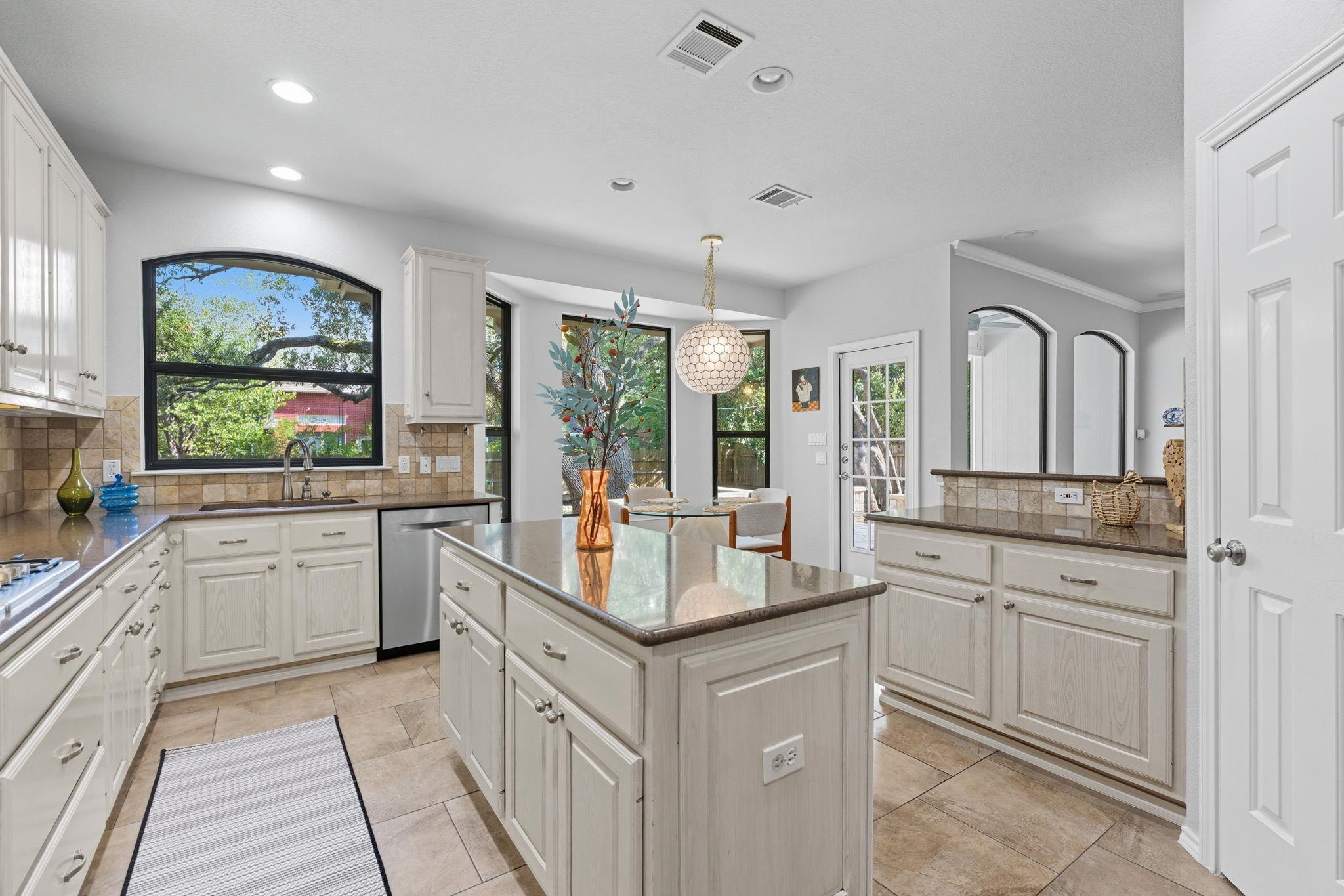 4009 Great Plains DR
