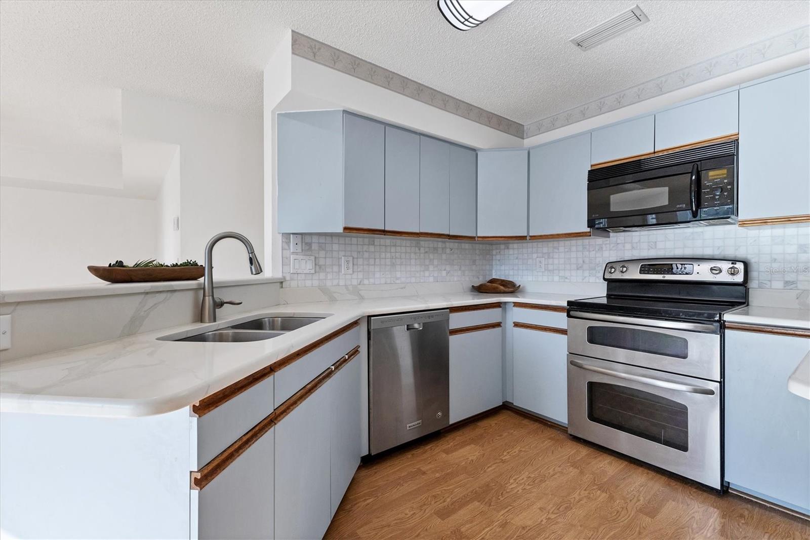 3125 57TH AVENUE CIR E