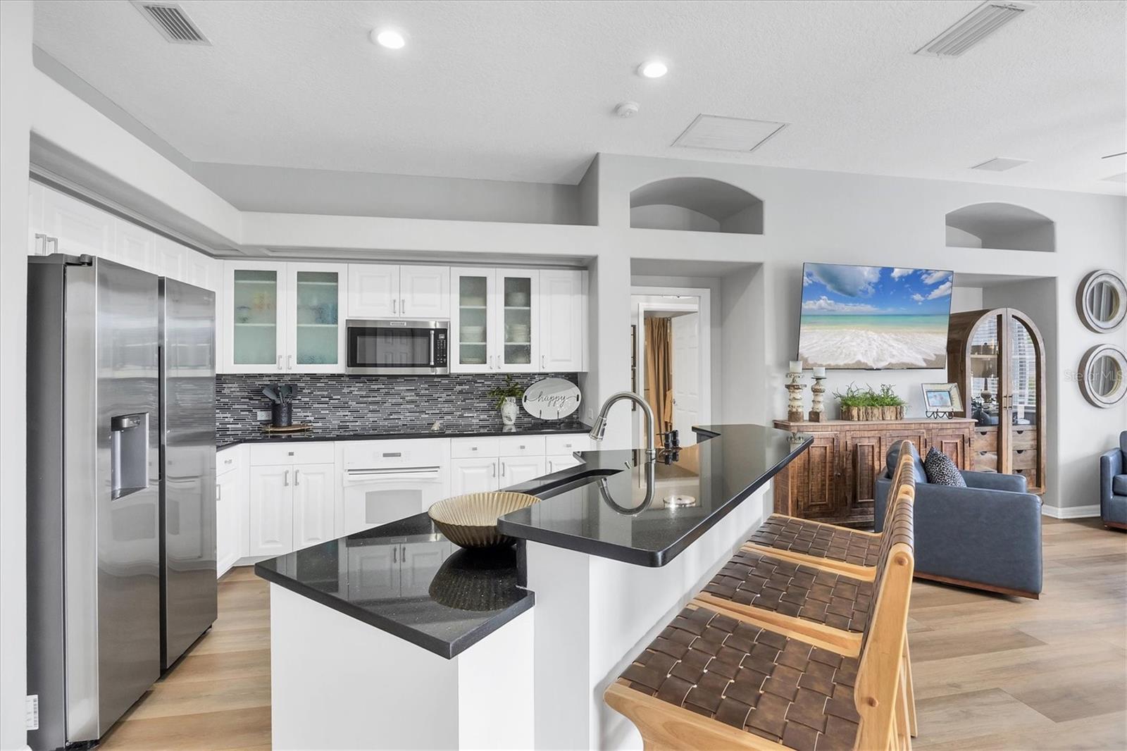 6253 AVENTURA DR