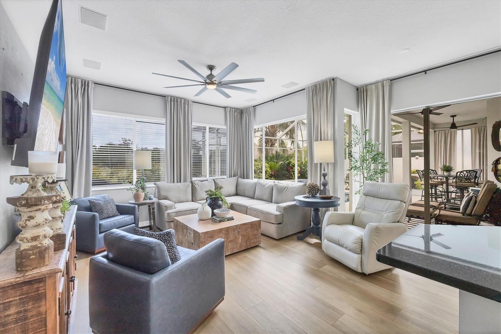 6253 AVENTURA DR
