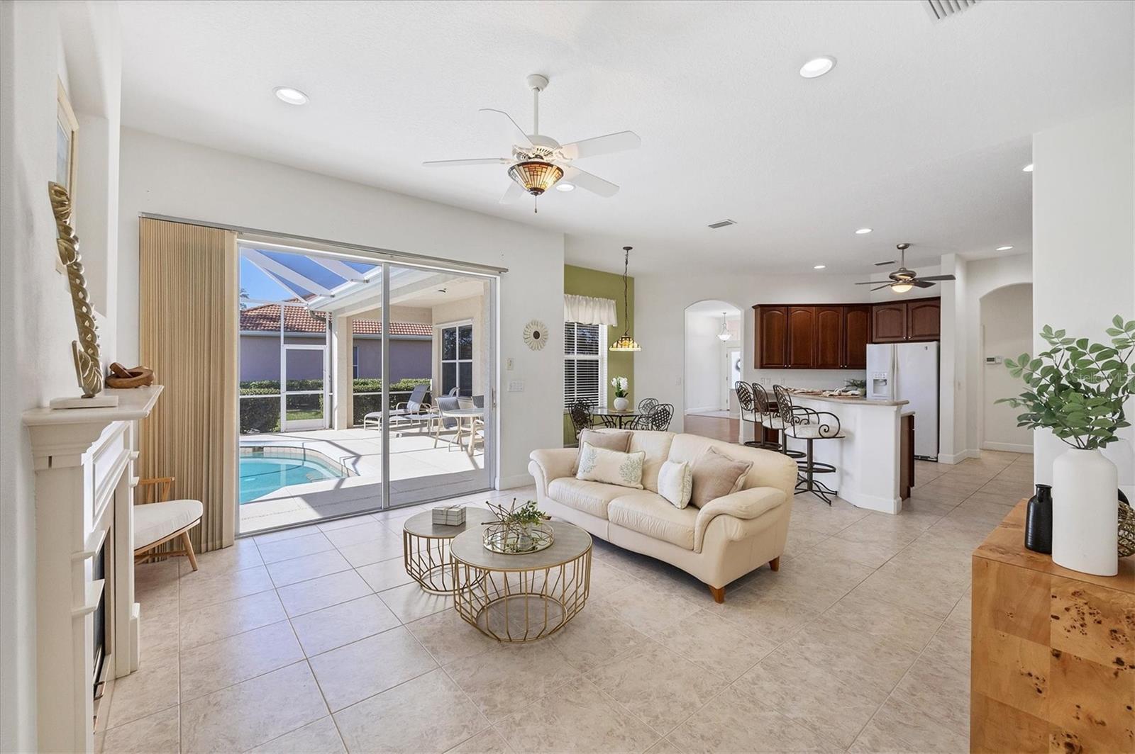 2931 BRAVURA LAKE DR