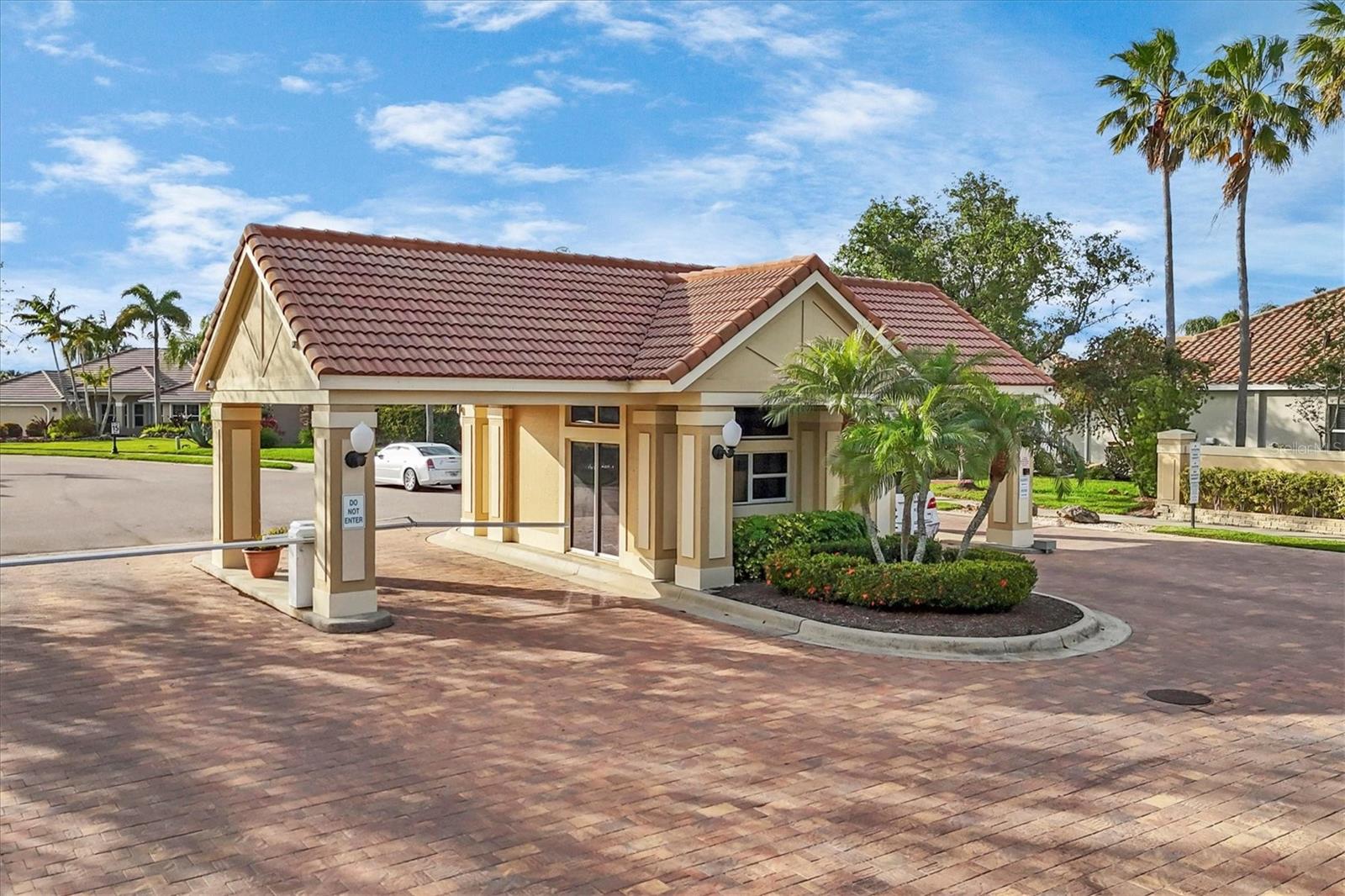 2931 BRAVURA LAKE DR