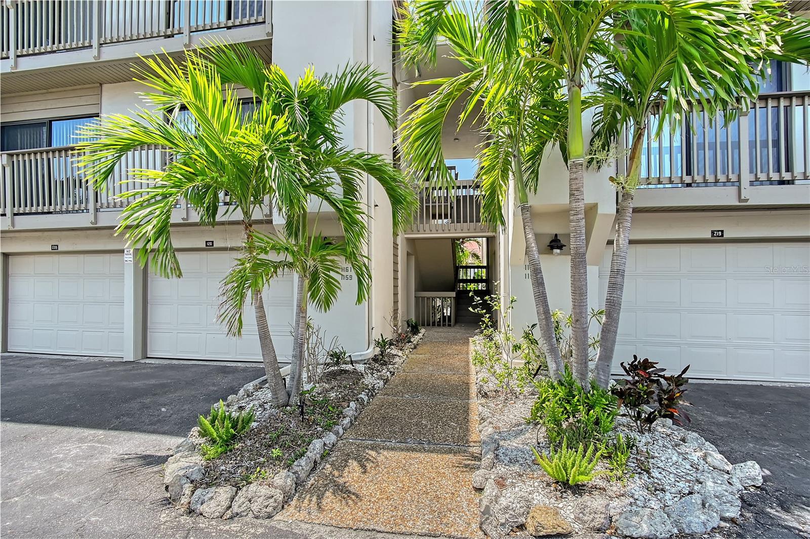 1159 LAKE HOUSE CIR #C120