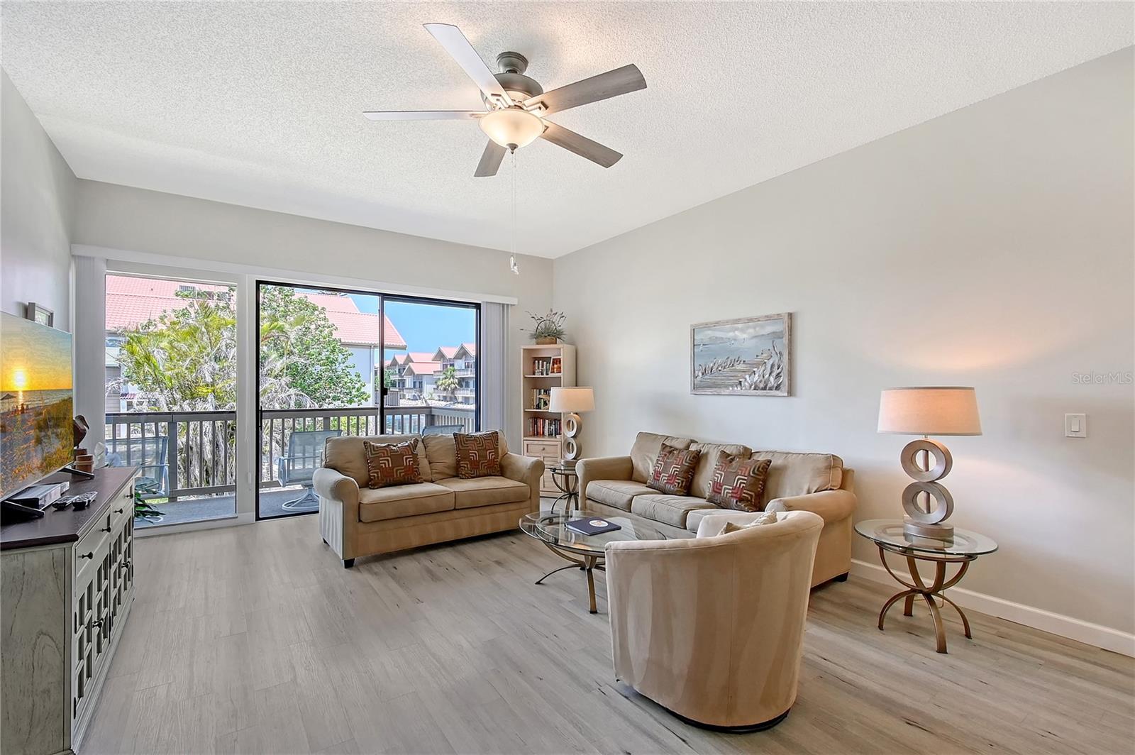 1159 LAKE HOUSE CIR #C120