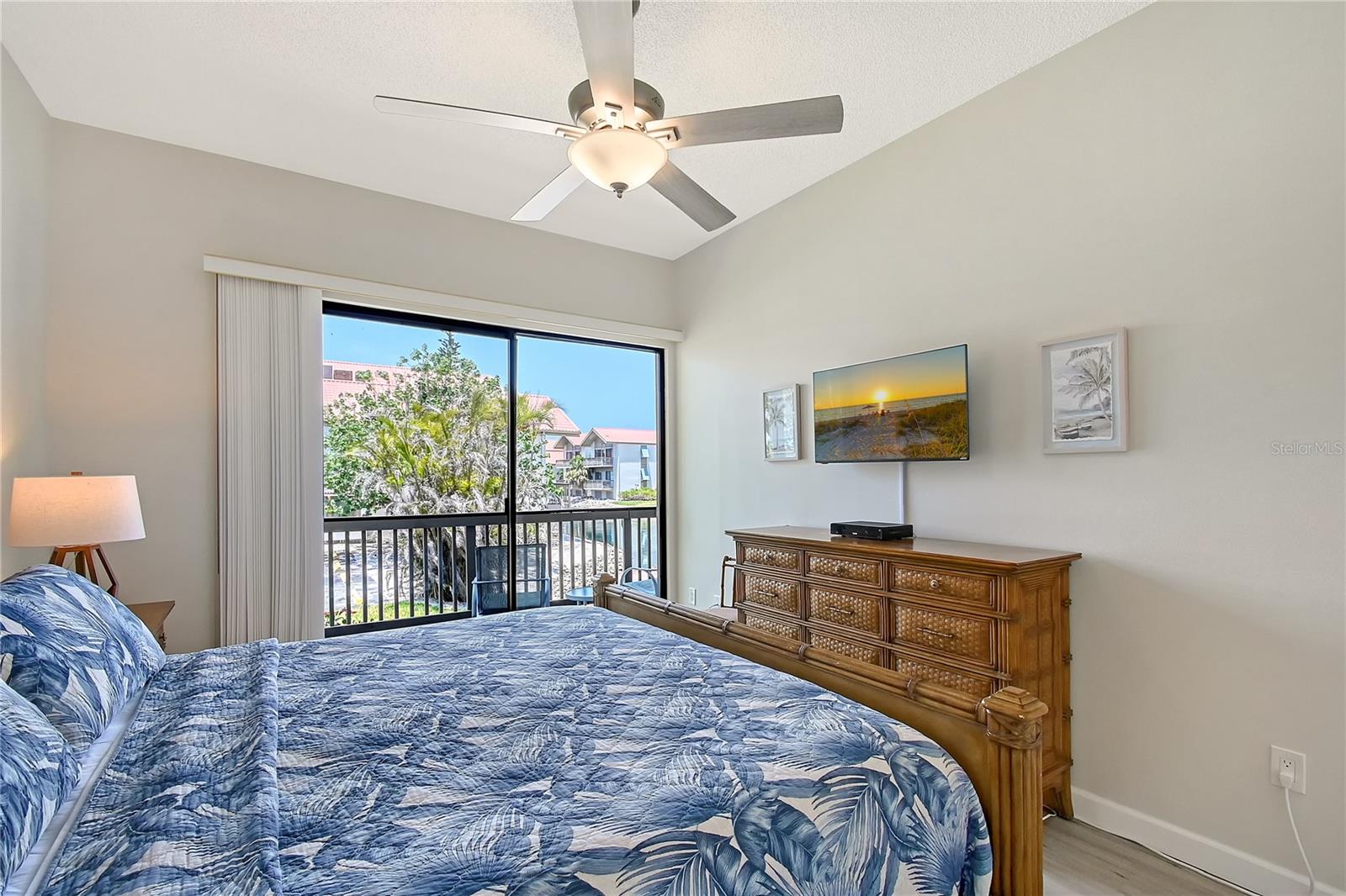 1159 LAKE HOUSE CIR #C120