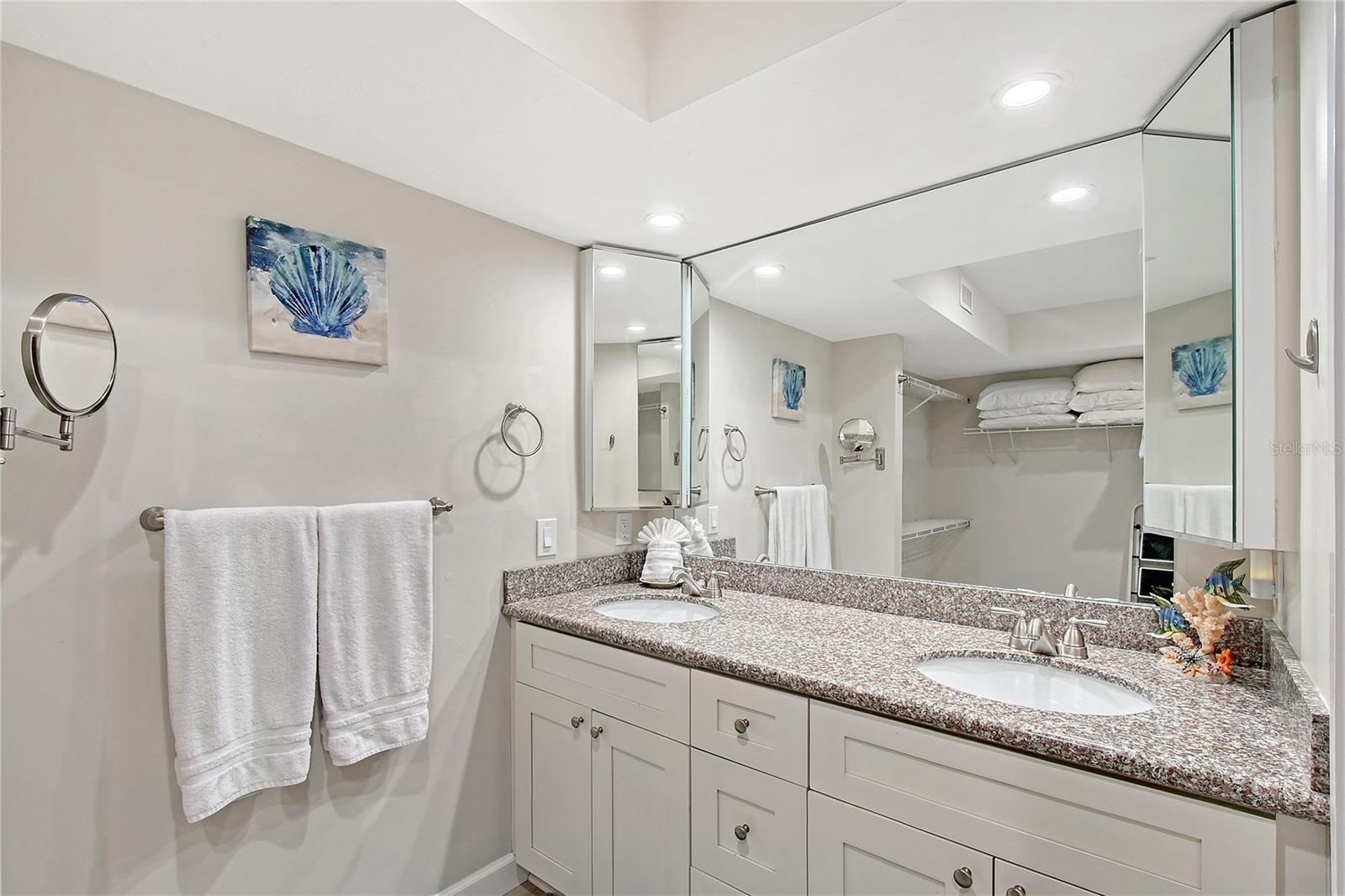 1159 LAKE HOUSE CIR #C120