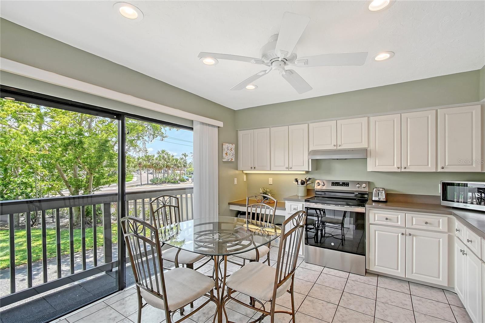 1159 LAKE HOUSE CIR #C120