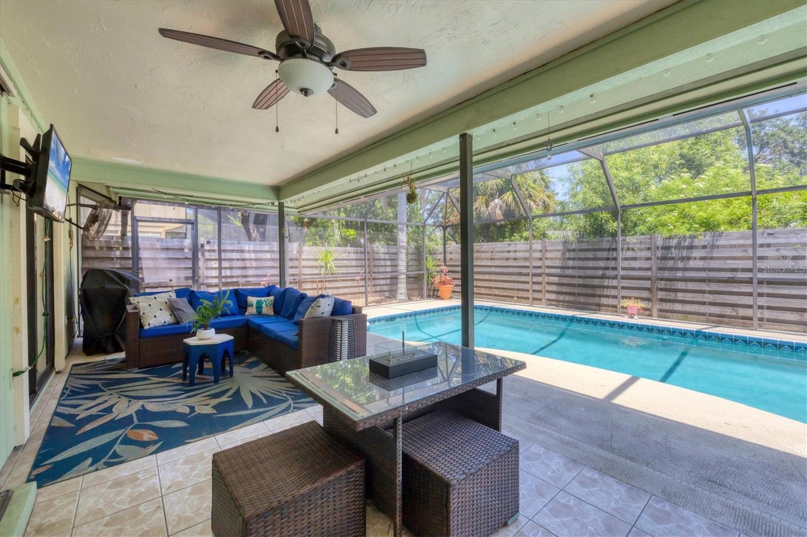 4079 WOODVIEW DR
