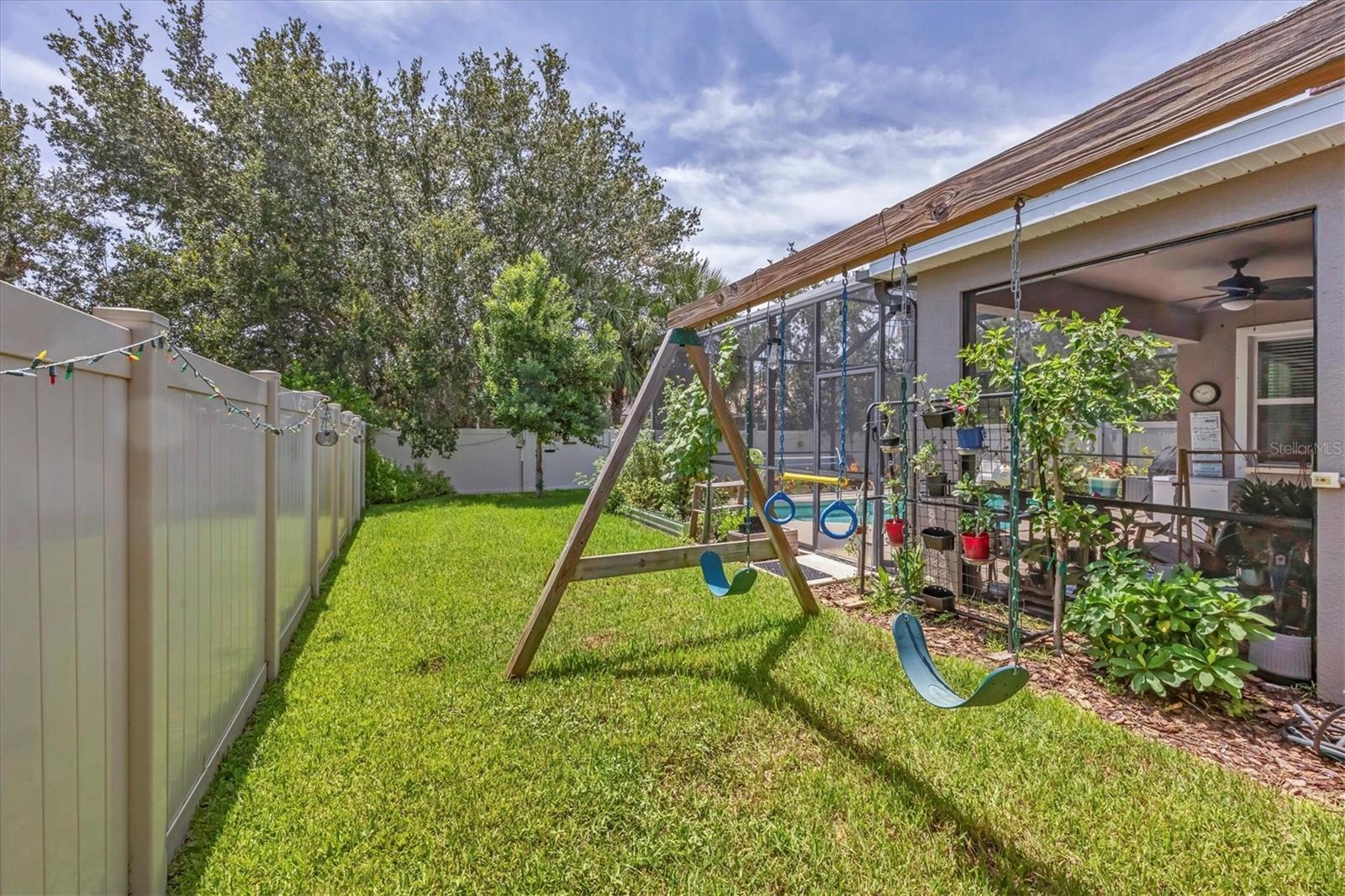 7536 AGUILA DR
