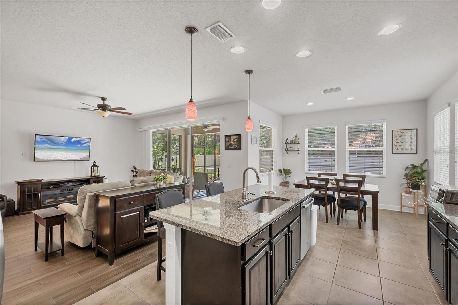 7536 AGUILA DR