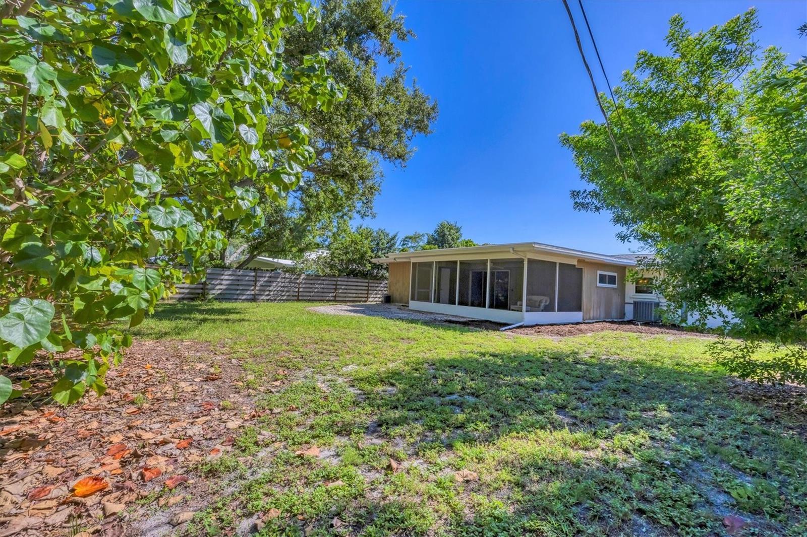 5201 STEVENS DR