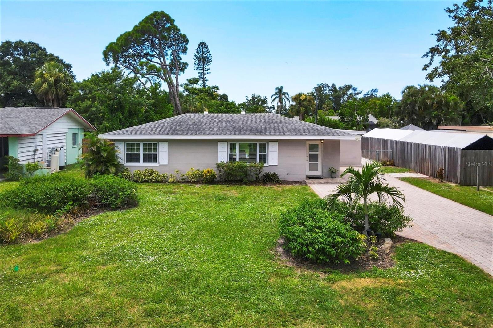 2284 BOUGAINVILLEA ST