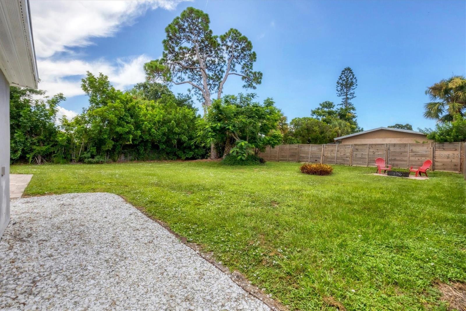 2284 BOUGAINVILLEA ST