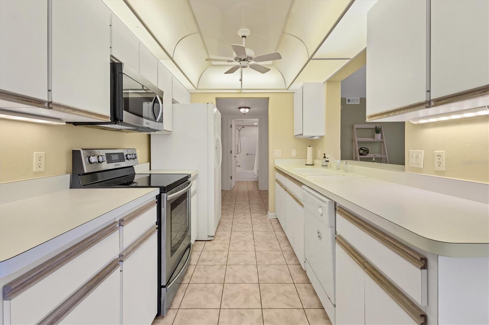 5627 SHEFFIELD GREENE CIR #37