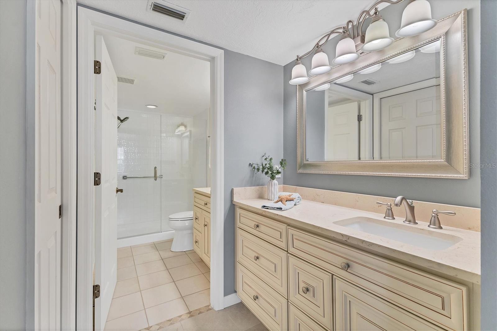 5627 SHEFFIELD GREENE CIR #37