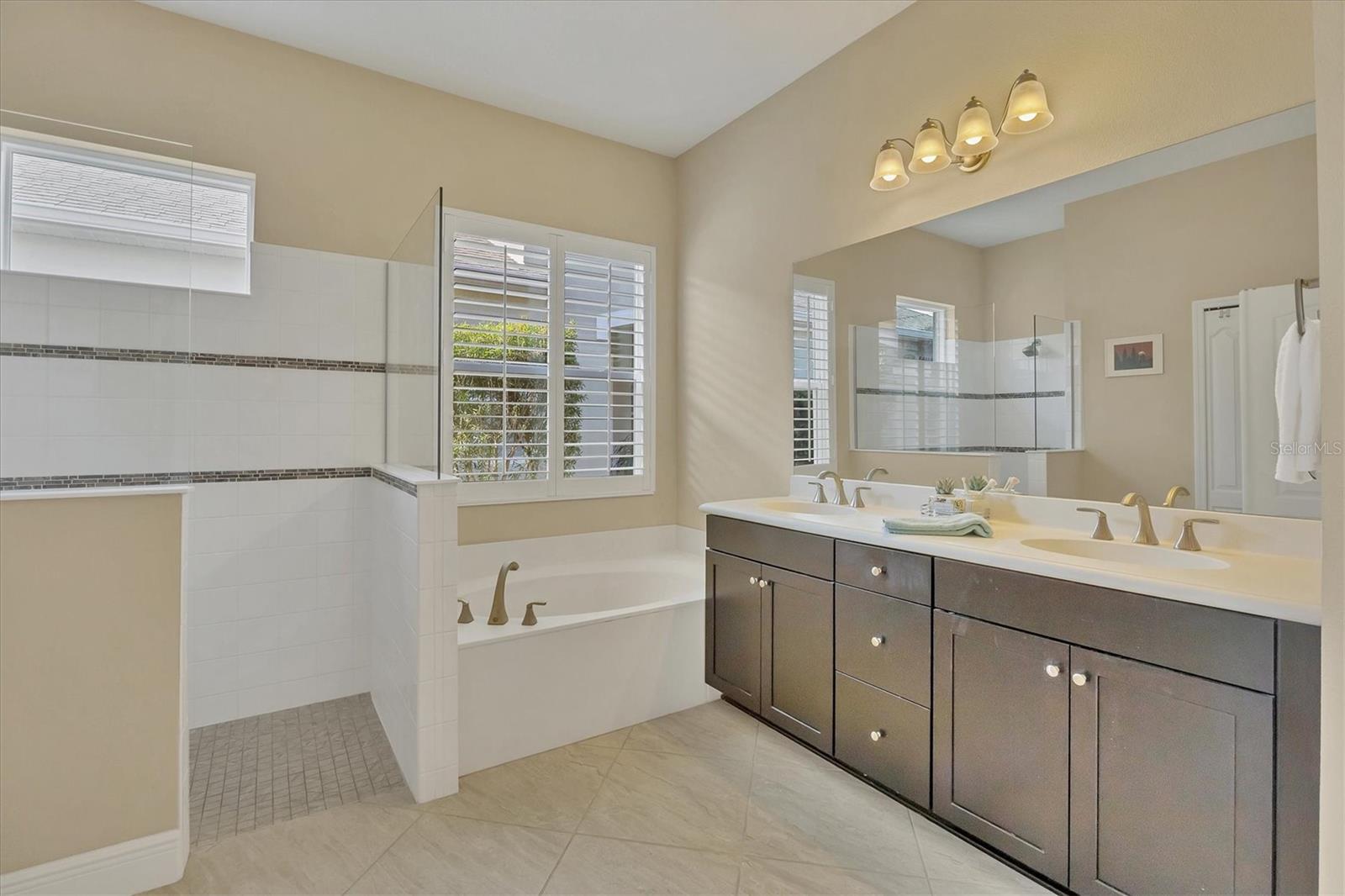 12706 LAKE SILVER AVE