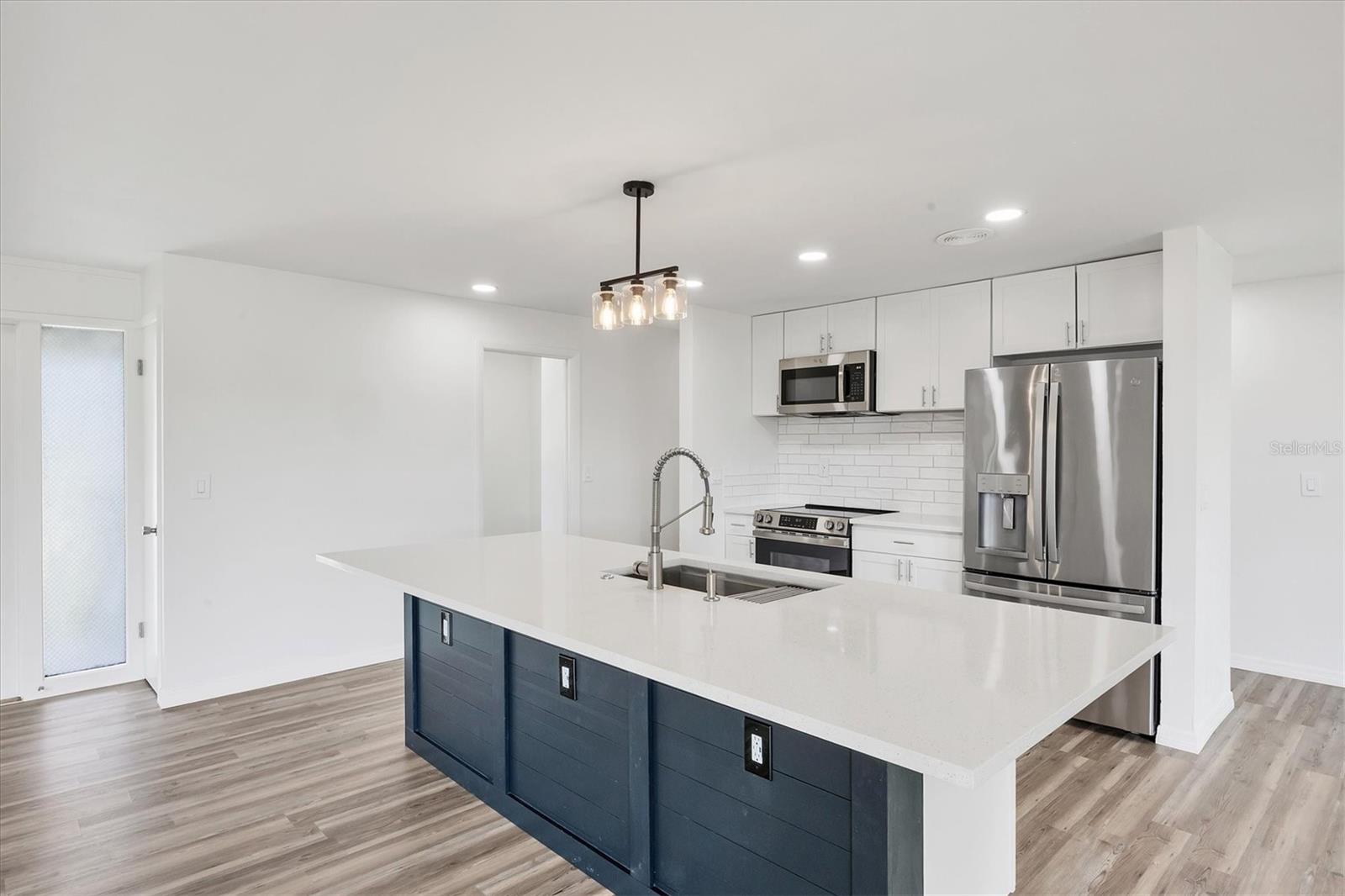 2460 WHIPPOORWILL CIR