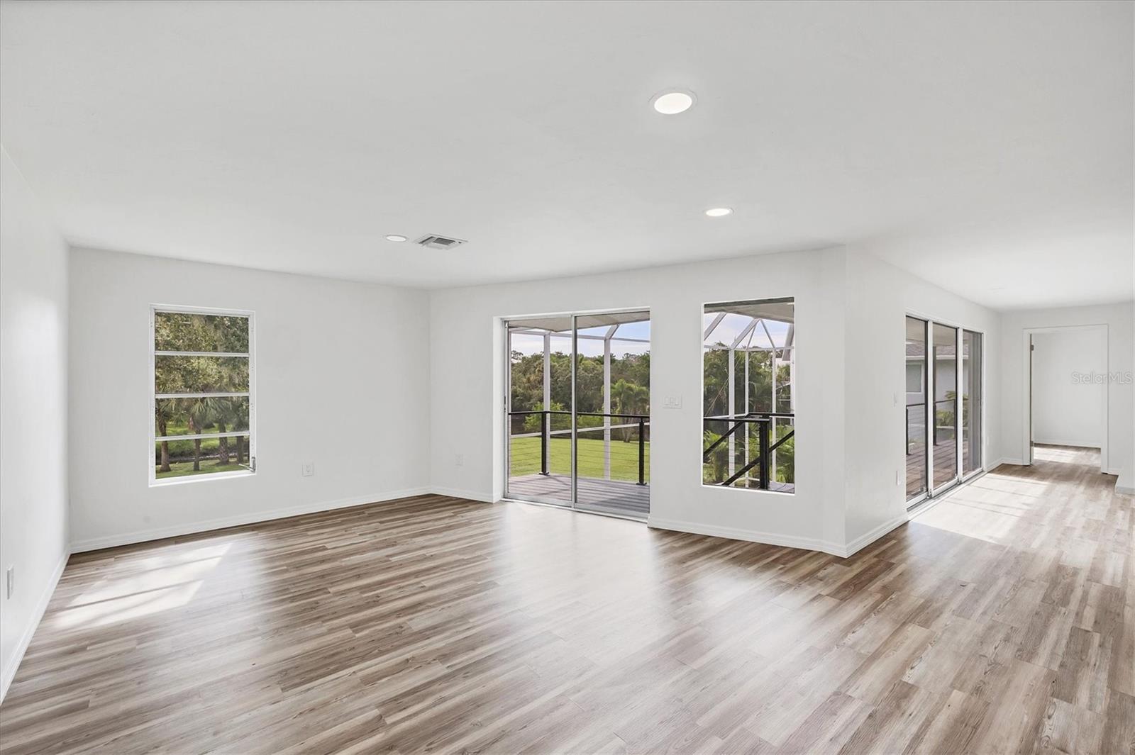 2460 WHIPPOORWILL CIR