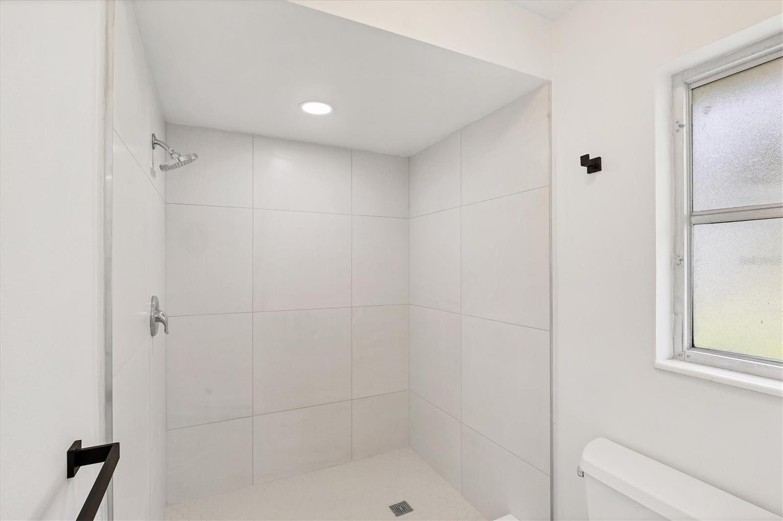 2460 WHIPPOORWILL CIR