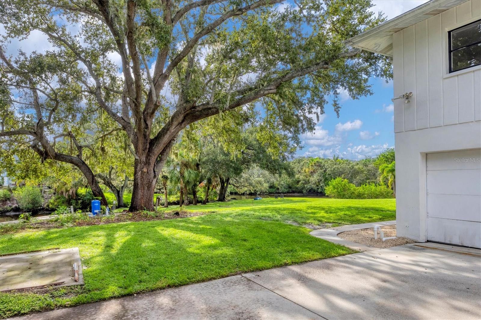 2460 WHIPPOORWILL CIR