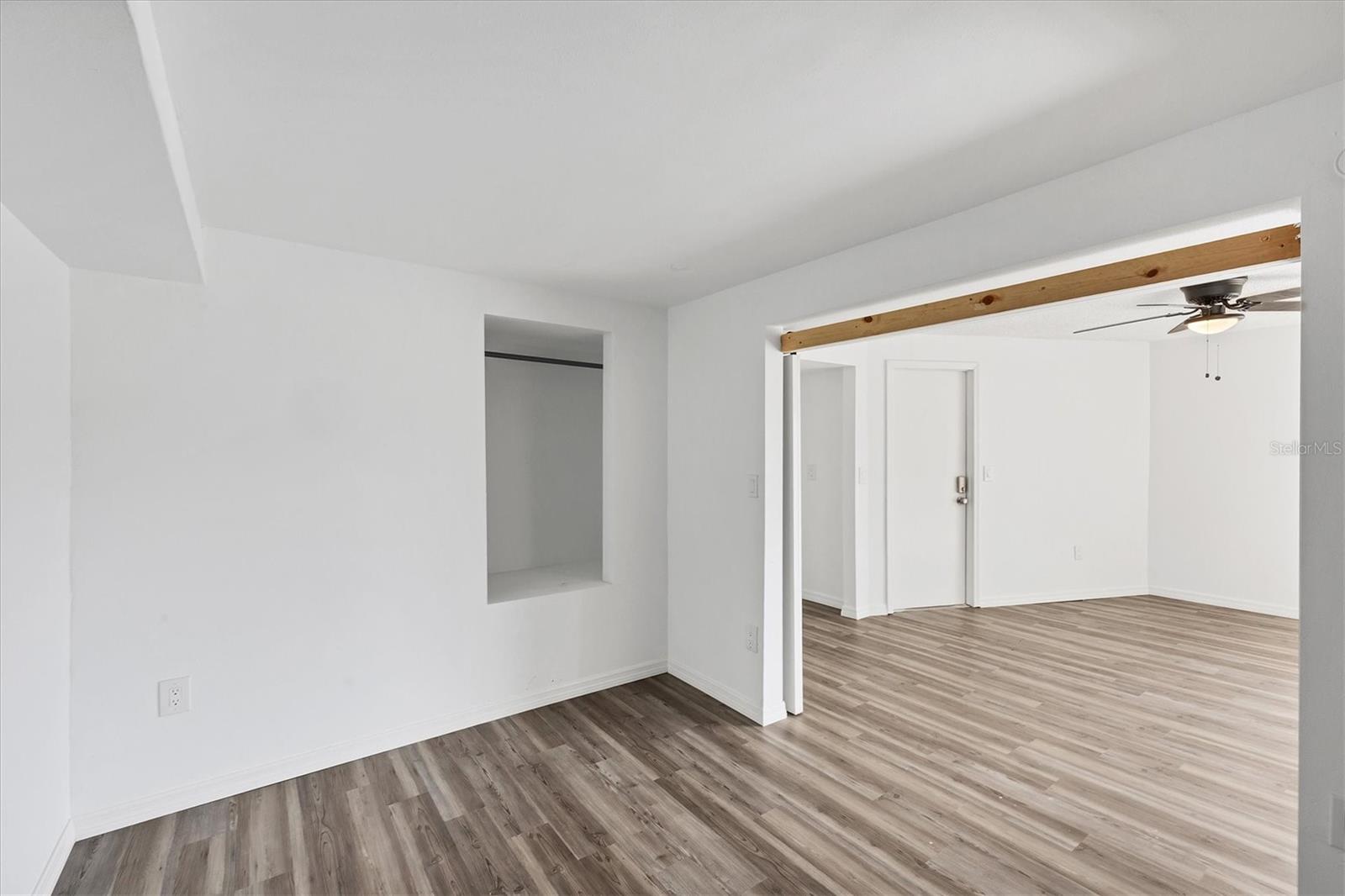 2460 WHIPPOORWILL CIR