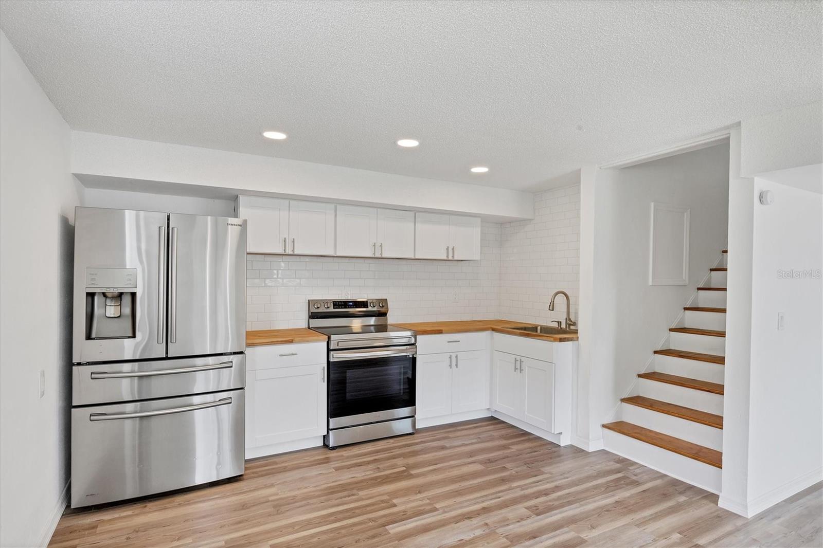 2460 WHIPPOORWILL CIR