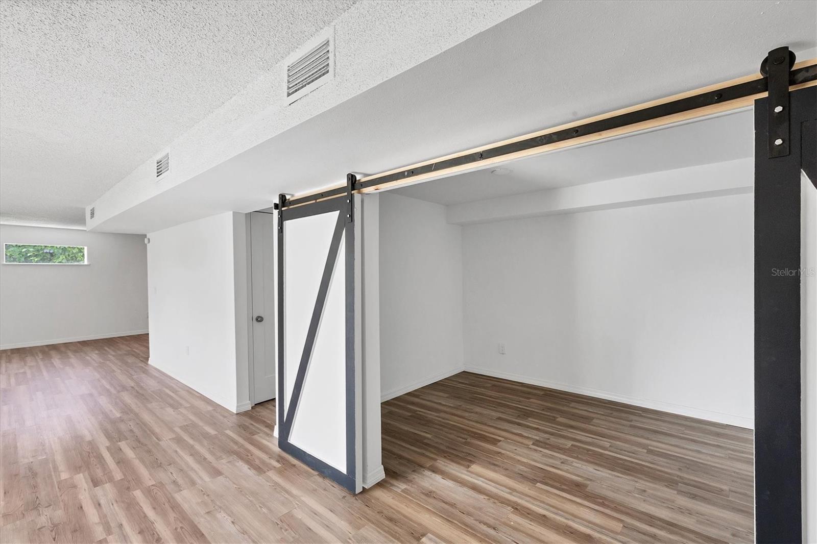 2460 WHIPPOORWILL CIR