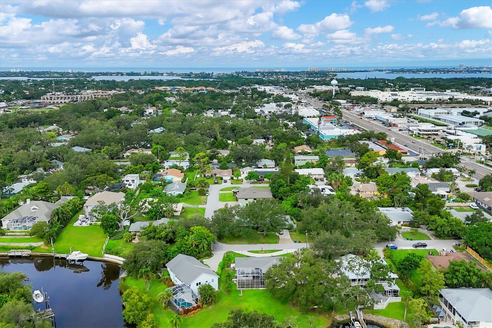 2460 WHIPPOORWILL CIR