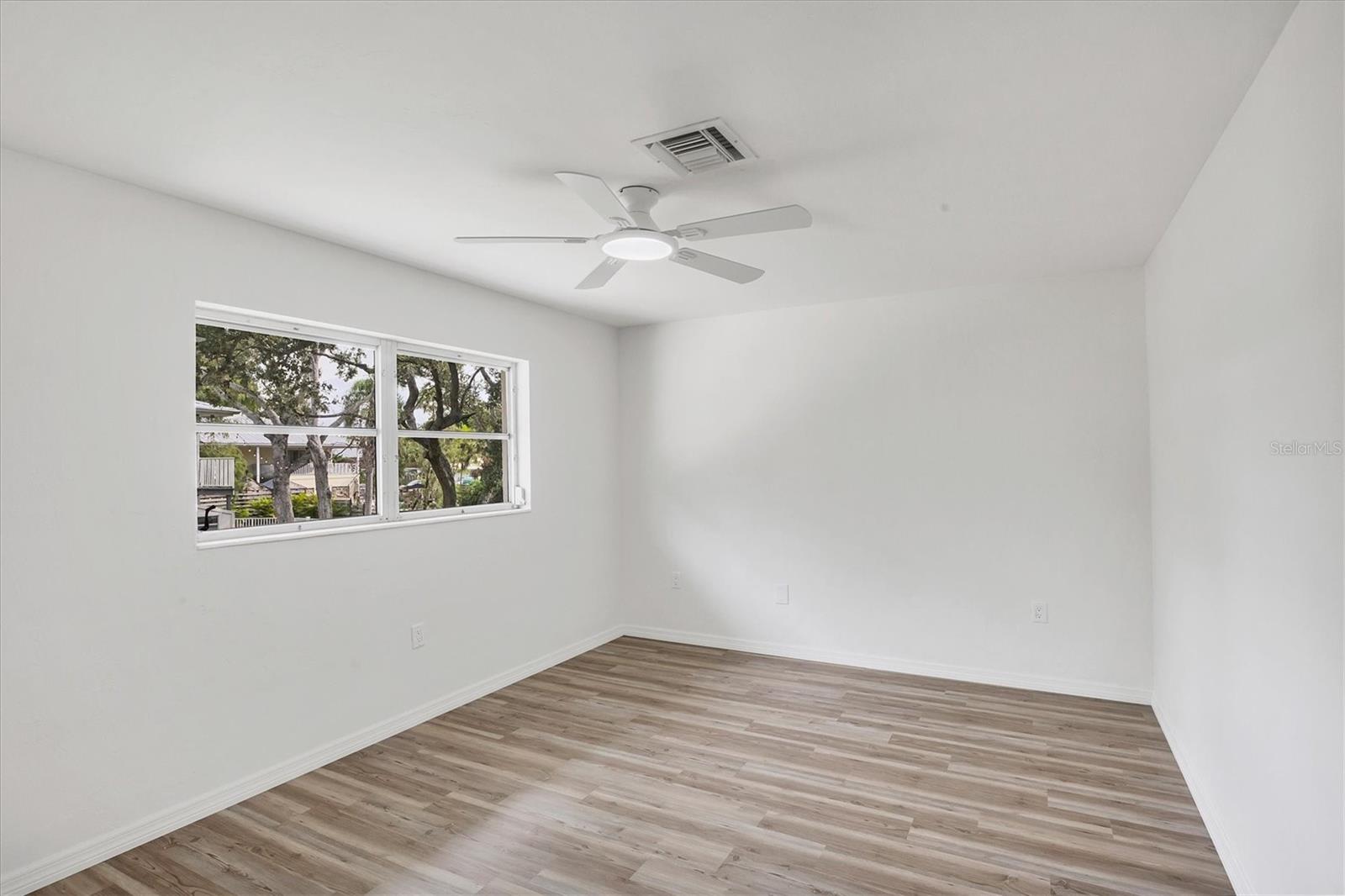 2460 WHIPPOORWILL CIR