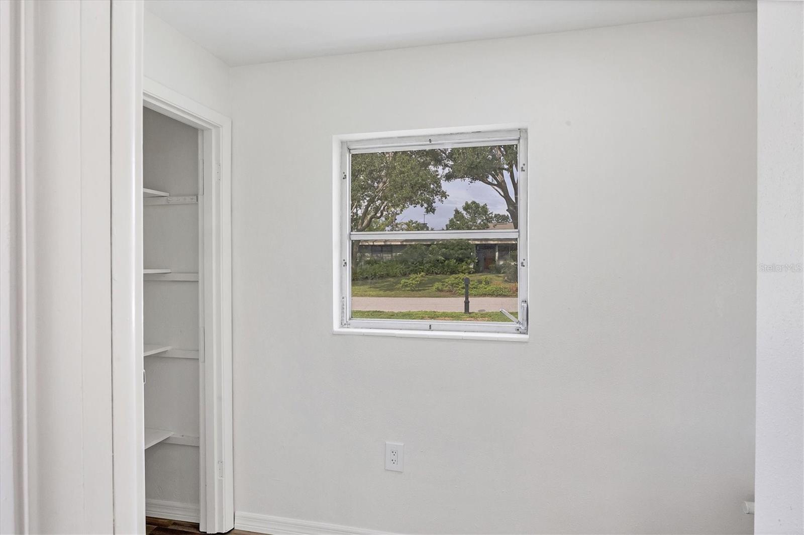 2460 WHIPPOORWILL CIR