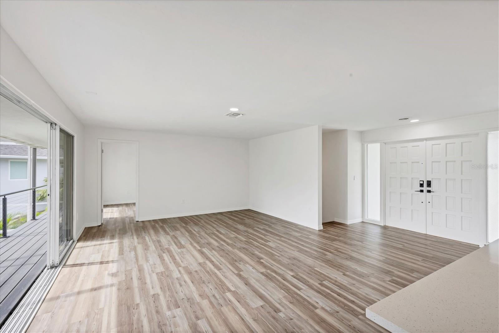 2460 WHIPPOORWILL CIR