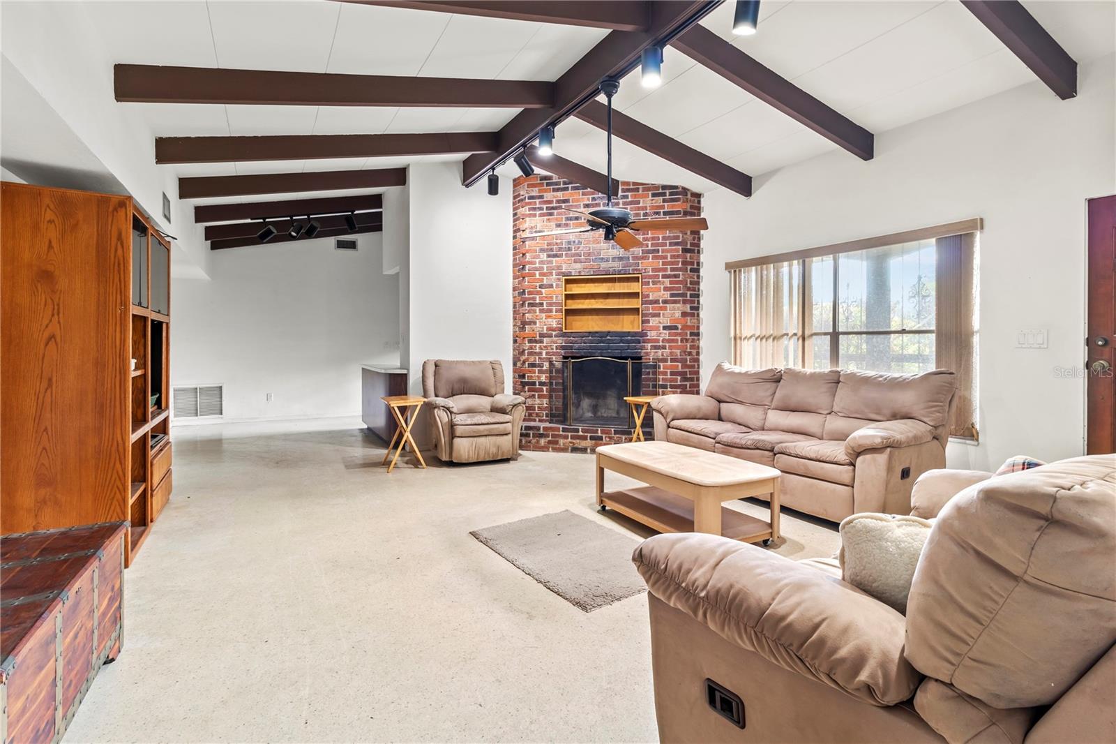 3205 BOUGAINVILLEA ST