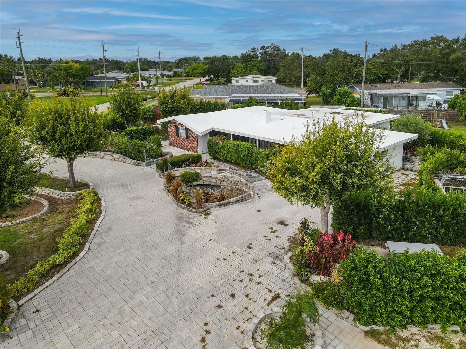 3205 BOUGAINVILLEA ST