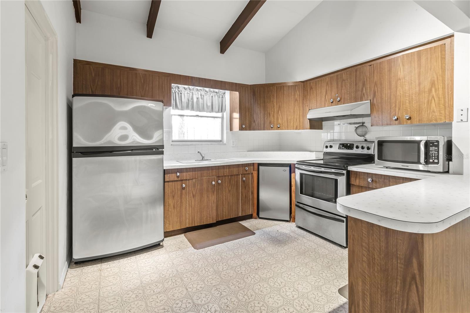 3205 BOUGAINVILLEA ST